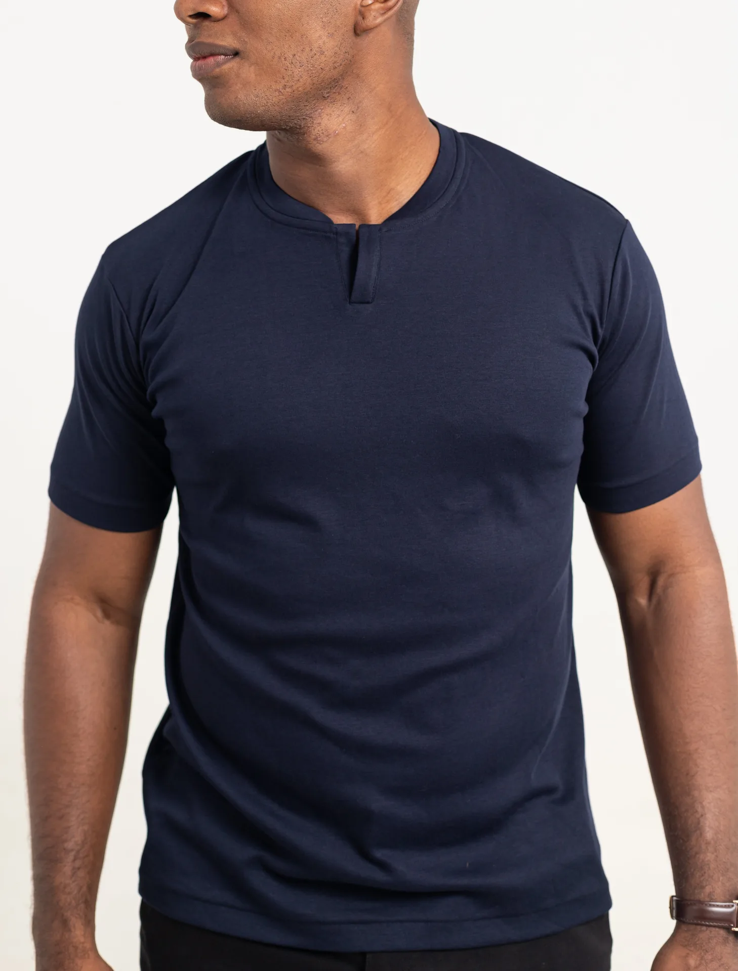 7362346844245-CAMISETA_PIMA_-_GOLA_V_-_MARINHO_Tr26A63