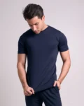 7362346942549-CAMISETA_PIMA_-_GOLA_CRUZADA_DUPLA_-_MARINHO